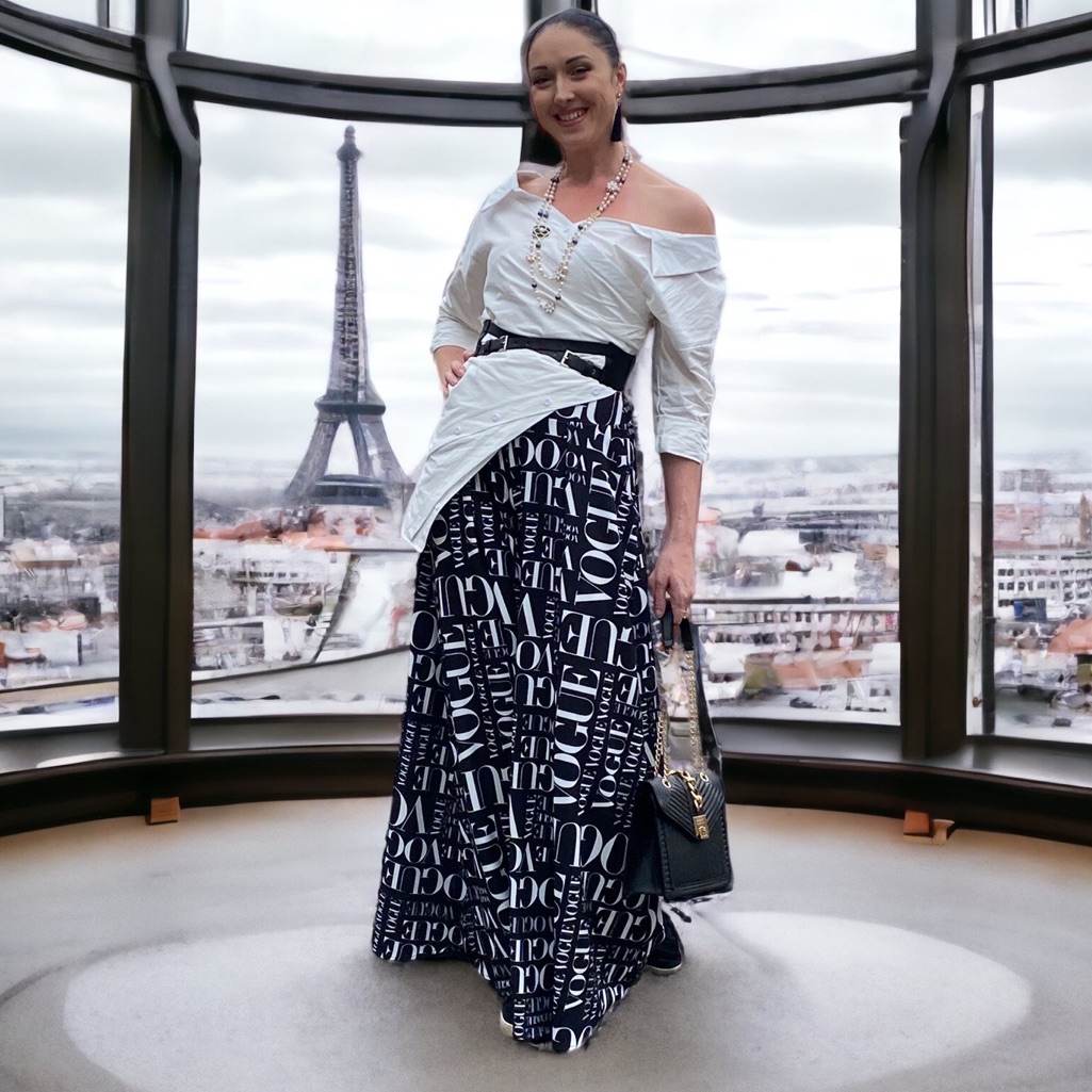 Complete Outfit  Extra Wide Pants Vogue Print Blouse Belt Jewelry